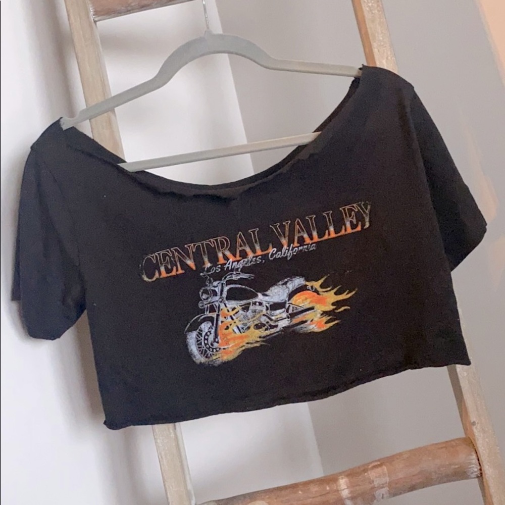 VERY CROPPED CUT TEE